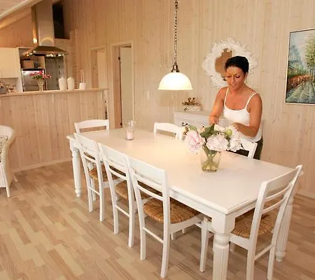 Four-bedroom Holiday In 2 Brovst